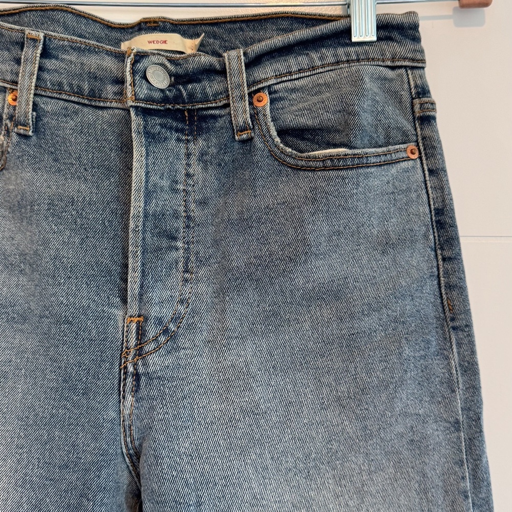 Levi's Wedgie High Rise Waisted Straight Jeans Medium Blue Wash Size 29 - Picture 2 of 9